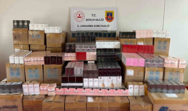 Alanya'da 4 milyon değerinde kaçak parfüm ele geçirildi