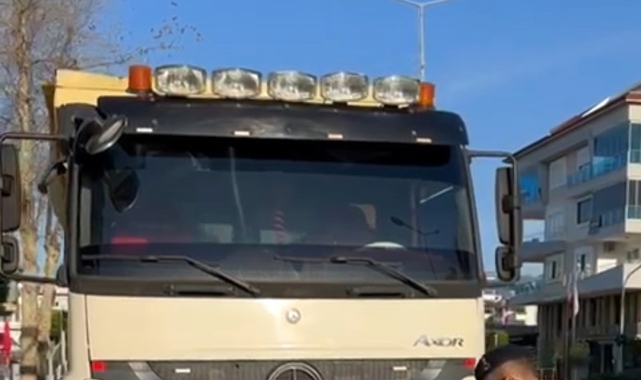 Alanya'da çakarlı 2 araca 19 bin 317 lira para cezası