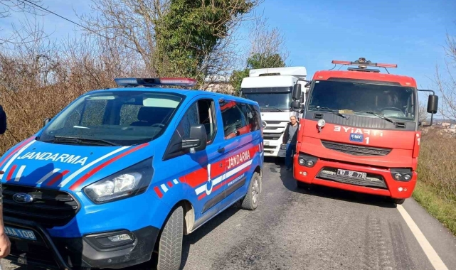 Alaplı'da iki tır kafa kafaya çarpıştı