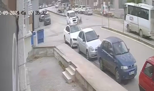 Amasya'da motosikletin hafif ticari araçla çarpıştığı kaza kamerada: 1 yaralı