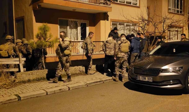 Ankara'da babasının silahla rehin aldığı 7 yaşındaki çocuk 12 saat sonunda kurtarıldı