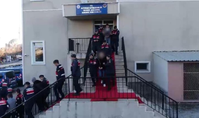 Ankara'da taksi şoförünü silahla vurarak gasp eden 8 kişi yakalandı