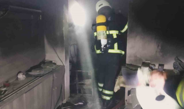 Antakya'da konteynerde çıkan yangın söndürüldü