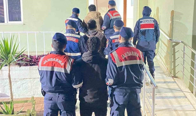 Antalya'da "adam öldürme" suçundan aranan 3 şahıs yakalandı