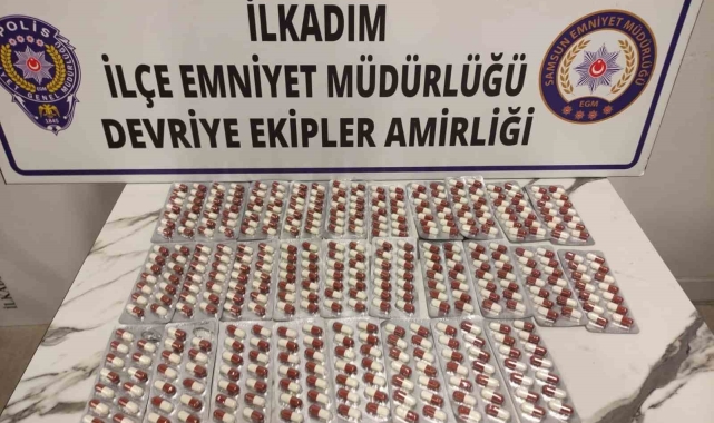 Araçtan atılan poşette uyuşturucu hap ele geçti