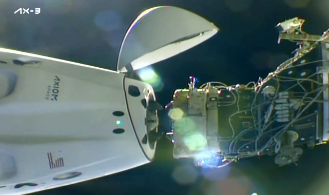 Astronot Alper Gezeravcı'nın dahil olduğu Ax-3 ekibini taşıyan Dragon kapsülü, Uluslararası Uzay İstasyonu'ndan ayrıldı.