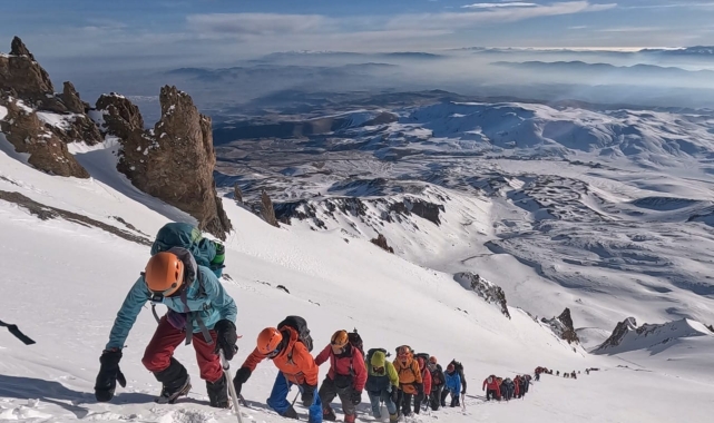 Aydınlı dağcılar, Anadolu'nun Olimpos'una tırmandı