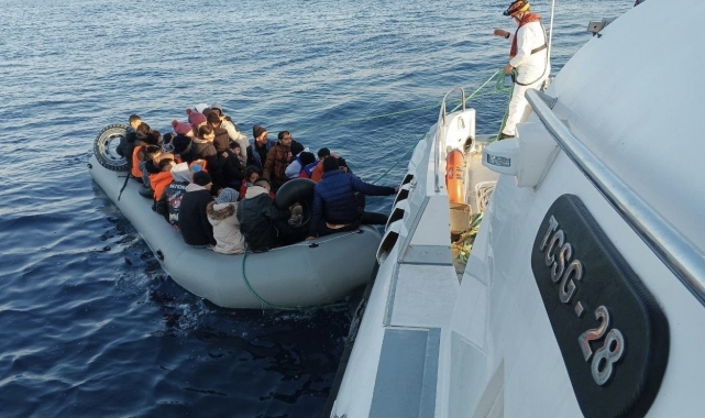 Ayvacık açıklarında 22'si çocuk, 46 kaçak göçmen yakalandı