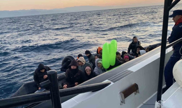 Ayvacık açıklarında 35'i çocuk 89 kaçak göçmen kurtarıldı