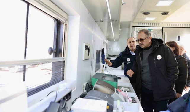Bakan Özhaseki, maden sahasındaki laboratuvarlarda inceleme yaptı