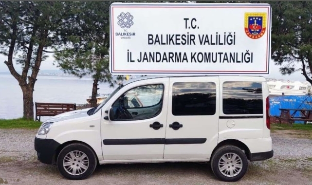 Balıkesir'de 173 düzensiz göçmen ve 2 organizatör yakalandı
