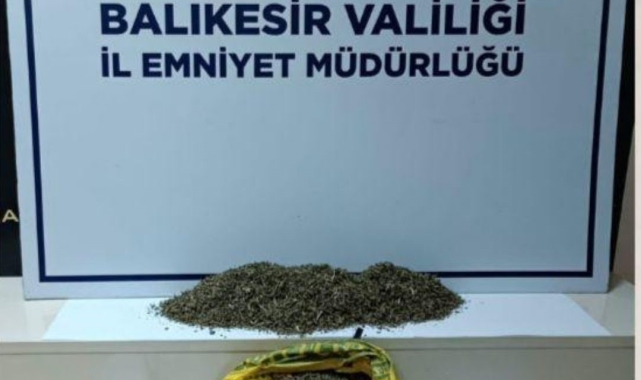 Balıkesir&#039;de uyuşturucu taciri 2 kişi tutuklandı