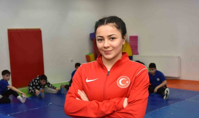 Başak Duman Afyon yolcusu