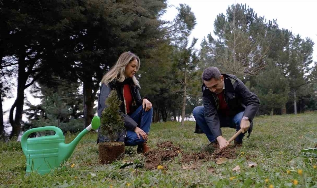 Başkan Adayı Başer ve eşinden Sevgililer Günü'nde örnek davranış