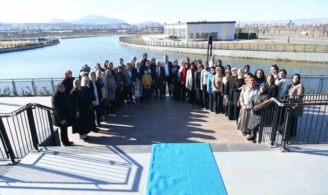 Başkan Büyükkılıç, AK Parti Kadın Kolları Yönetimi ile bir araya geldi