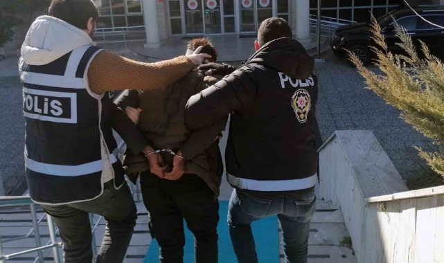 Başkasına ait kimlikle yakalandı, 20 yıl hapis kararı ile arandığı ortaya çıktı