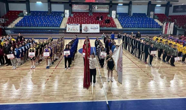 Basketbol grup müsabakaları Düzce'de başladı