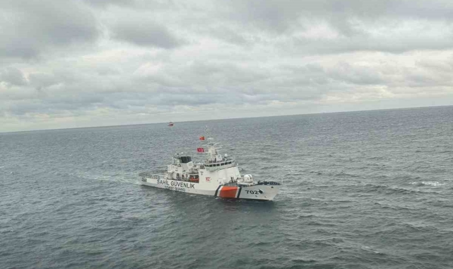 Batan gemi için denizden ve havadan seferberlik böyle görüntülendi