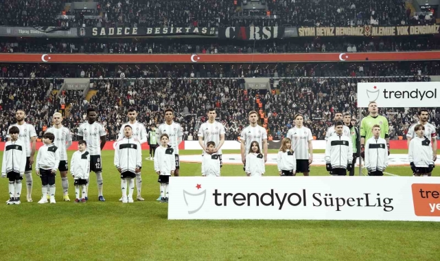 Beşiktaş'ta Fernando Santos'tan 4 değişiklik