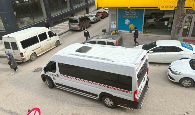 Bilecik'te duyarsız sürücüler trafiği kilitlemeye devam ediyor