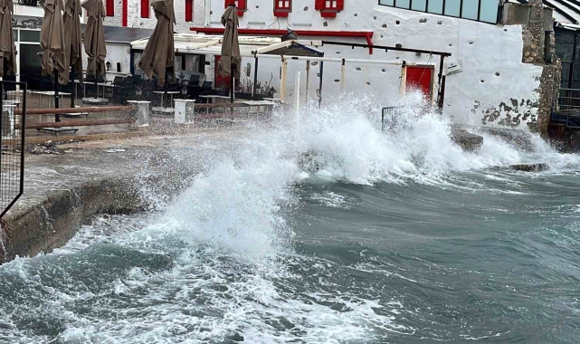 Bodrum'da feribot seferlerine fırtına engeli