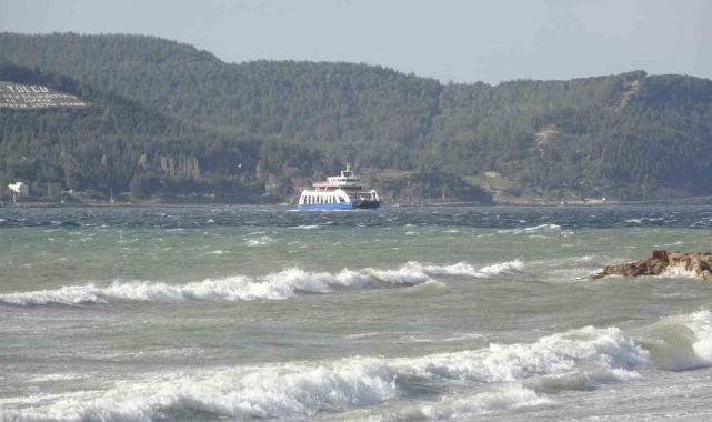 Bozcaada ve Gökçeada'ya yarınki bazı feribot seferlerine fırtına engeli