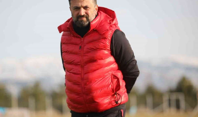 Bülent Uygun'dan taraftara çağrı: "Futbolculara hakaret etmeyin"