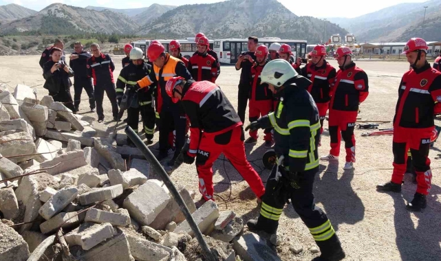 Burdur'da 150 profesyonel gönüllü ile arama kurtarma ekibi kuruldu