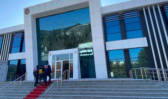 Burdur'da farklı suçlardan hapis cezası olan 5 firari yakalandı