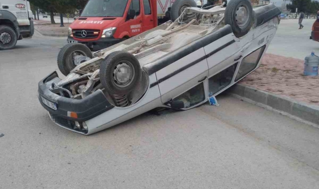Burdur'da kamyon ile çarpışan otomobil takla attı: 1 yaralı