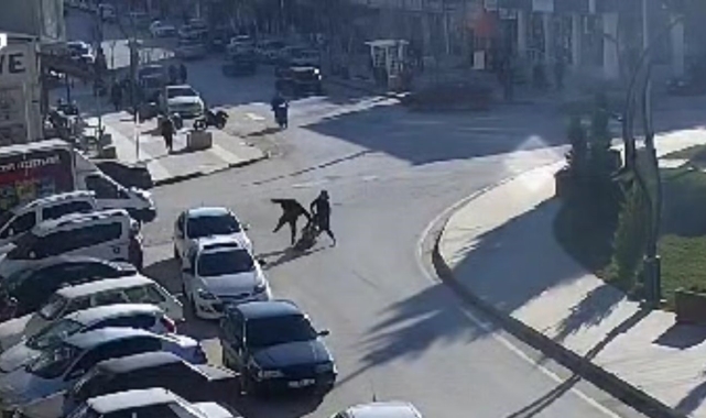 Burdur'da yola atlayan yaya tereddüt edince motosiklet çarpmasından kaçamadı