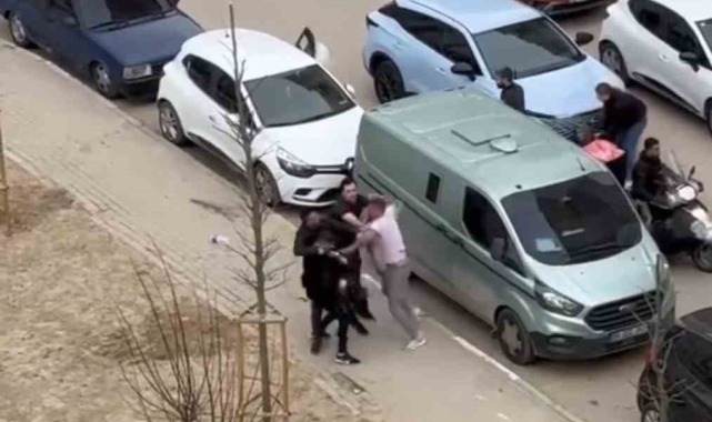Bursa'da acımasızca birbirlerine vurdular... O anlar kamerada