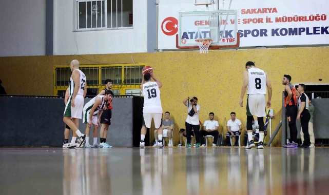 Büyükşehir Basketbol Takımı, İstanbul'dan zaferle döndü