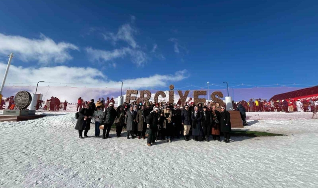 Büyükşehir'den Erciyes'i yakından hiç görmeyen Ziya Gökalp Mahallesi sakinlerine jest