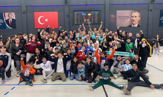 Çayırova Belediyesi Esenler Erokspor'u mağlup etti