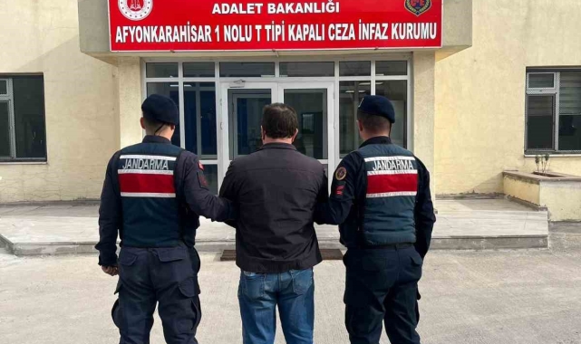 Çeşitli suçlardan aranan 2 şahıs jandarma tarafından yakalandı