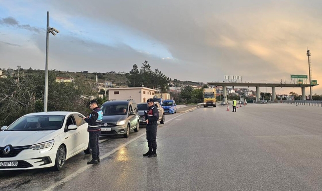 Çeşme'de aranan 52 kişi yakalandı