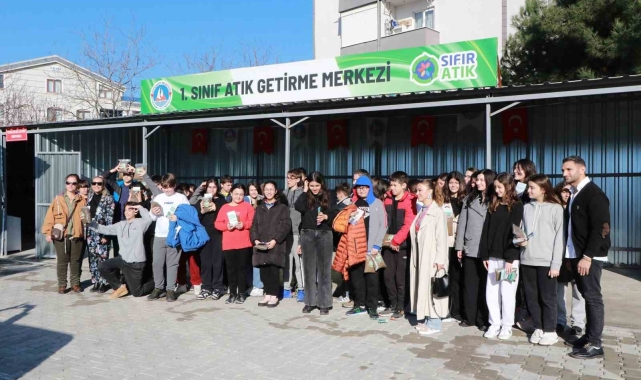Çiftlikköy'de öğrenciler Sıfır Atık Merkezi'ni gezdi
