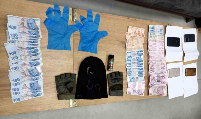 Cinsel ilişki vadedip biber gazıyla gasp ettiler