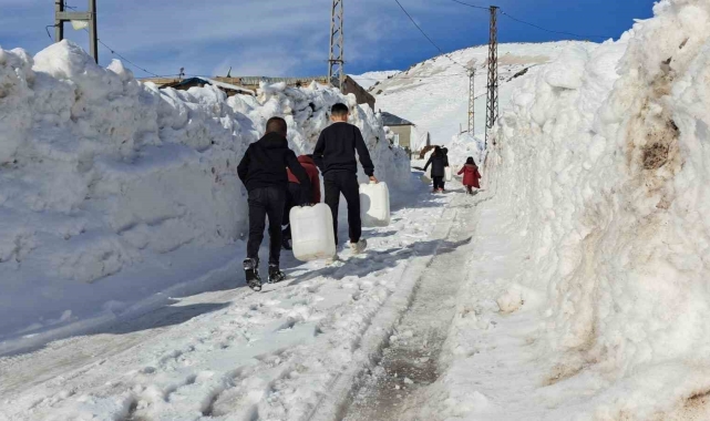 Çocuklar Türkiye'nin en yüksek köyüne kayak merkezi kurulmasını istiyor