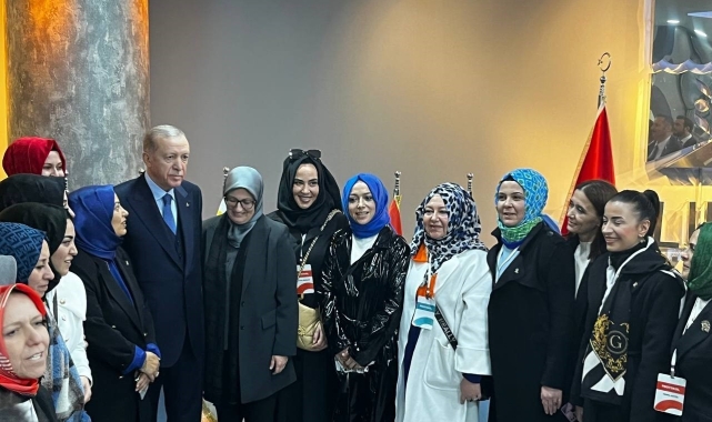 Cumhurbaşkanı Erdoğan kadınların fotoğraf isteğini kırmadı