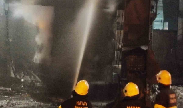 Demir çelik fabrikasında korkutan yangın
