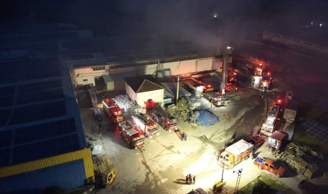 Denizli'de fabrikanın boyahanesinde çıkan korkuttu