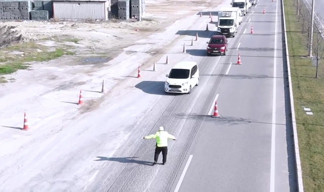 Denizli'de uyanık sürücüler dron kamerasından kaçamadı