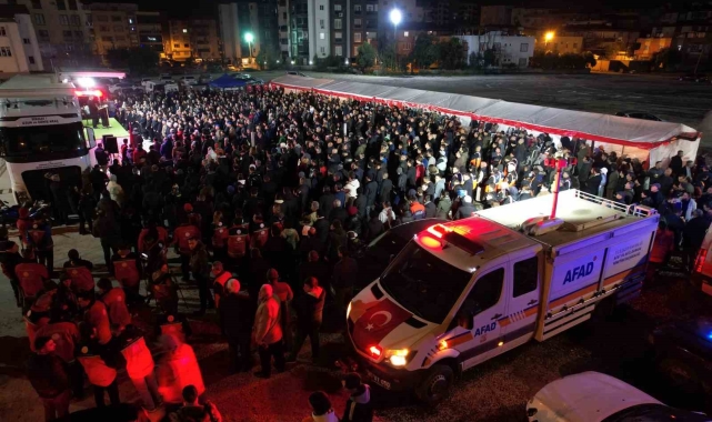 Depremde bin 10 kişinin öldüğü Osmaniye'de acı anma