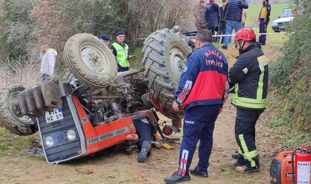 Devrilen traktörünün altında hayatını kaybetti
