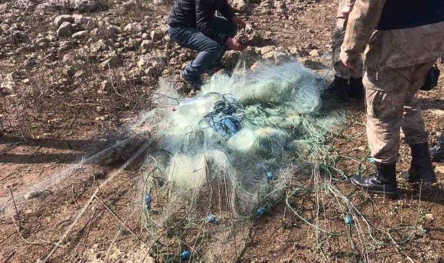Diyarbakır'da kaçak avlanmada kullanılan 500 metre ağ ele geçirildi