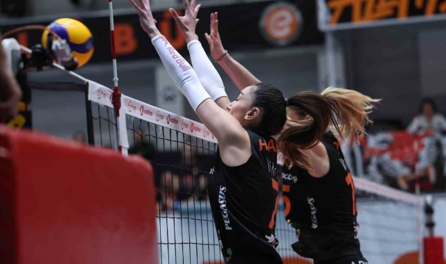 Eczacıbaşı Dynavit, Karayolları'nı 3-0 mağlup etti