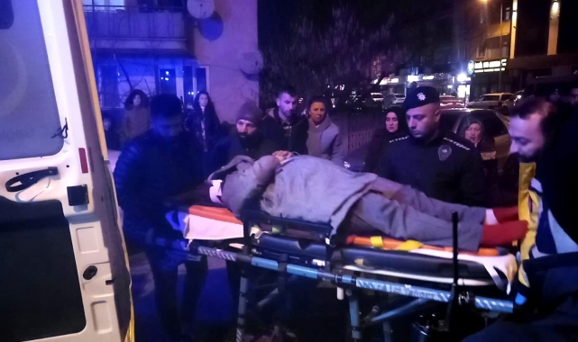 Ehliyetsiz sürücü, yolun karşısına geçmeye çalışan aileye çarptı: 3 yaralı