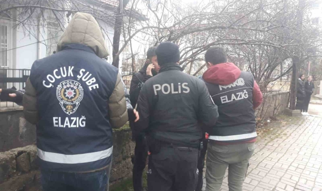 Elazığ'da polis ekipleri okul önlerinde kuş uçurtmuyor